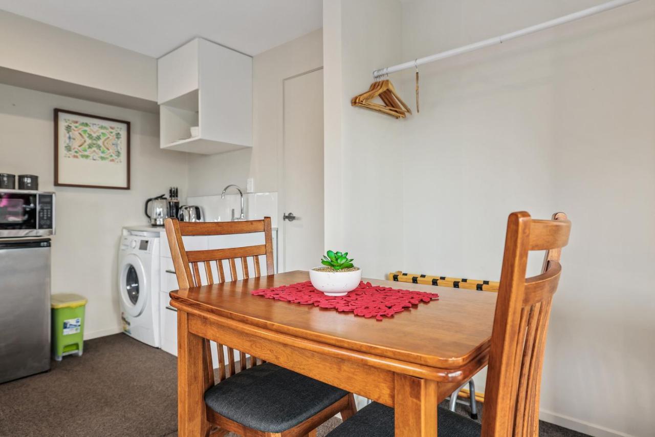 Gatehouse On The Bay - Christchurch Holiday Unit Екстер'єр фото